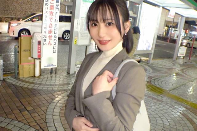 【素人】イキ過ぎて心臓バクバク痙攣…愛嬌のある笑顔が素敵な品のある教師【AV】